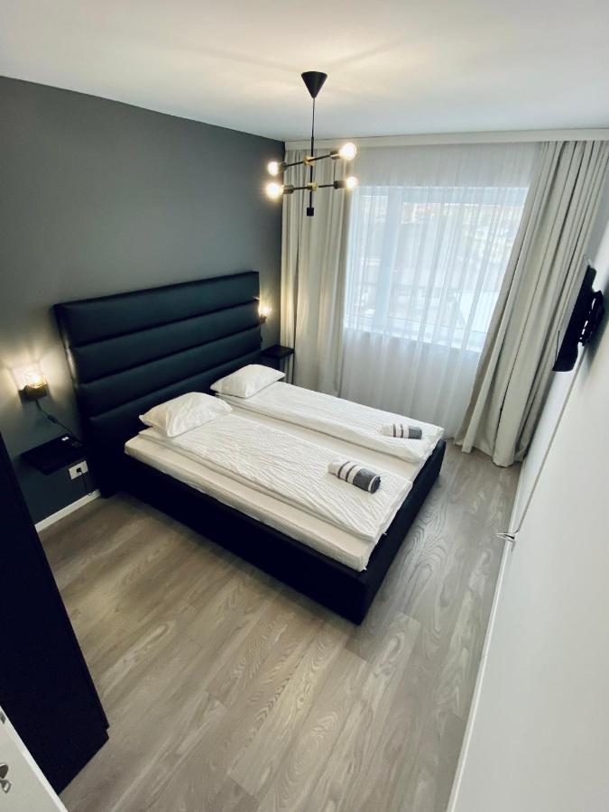Happyhome Central Deluxe Apartments Oradea Exterior photo
